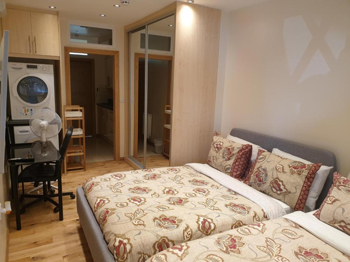 London Luxury Apartments 1Min Walk From Underground, With Free Parking Free Wifi Ngoại thất bức ảnh